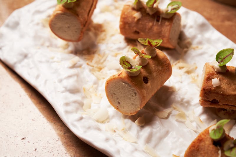 Cannoli dessert with ricotta filling and chocolate chips